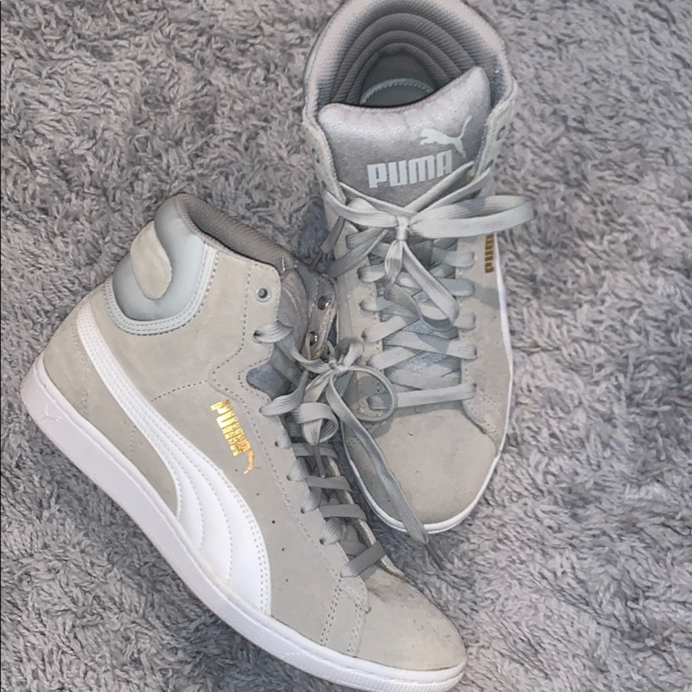 Grey high top pumas